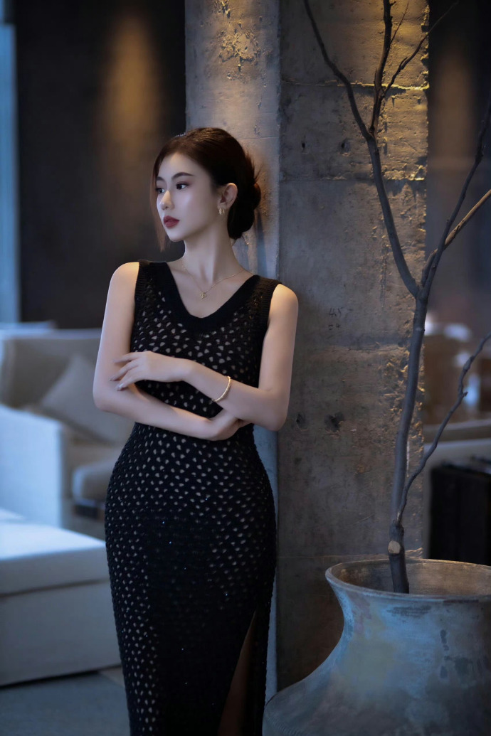李嘉明舆论危机：蹭热度翻车，仓促道歉只为保流量